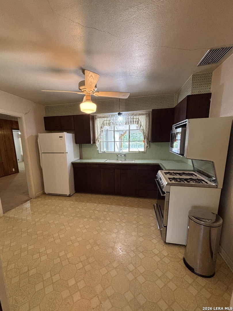 130 Locknere Ln, ,  78213 — photo 1