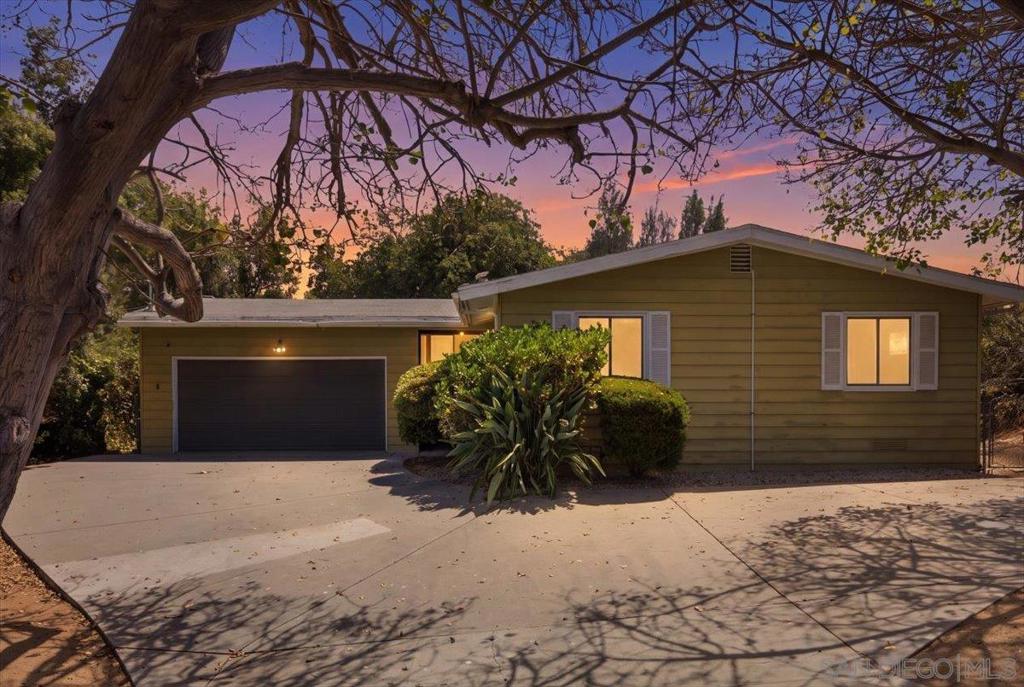 860 Magarian Rd, Fallbrook, CA 92028 — photo 1