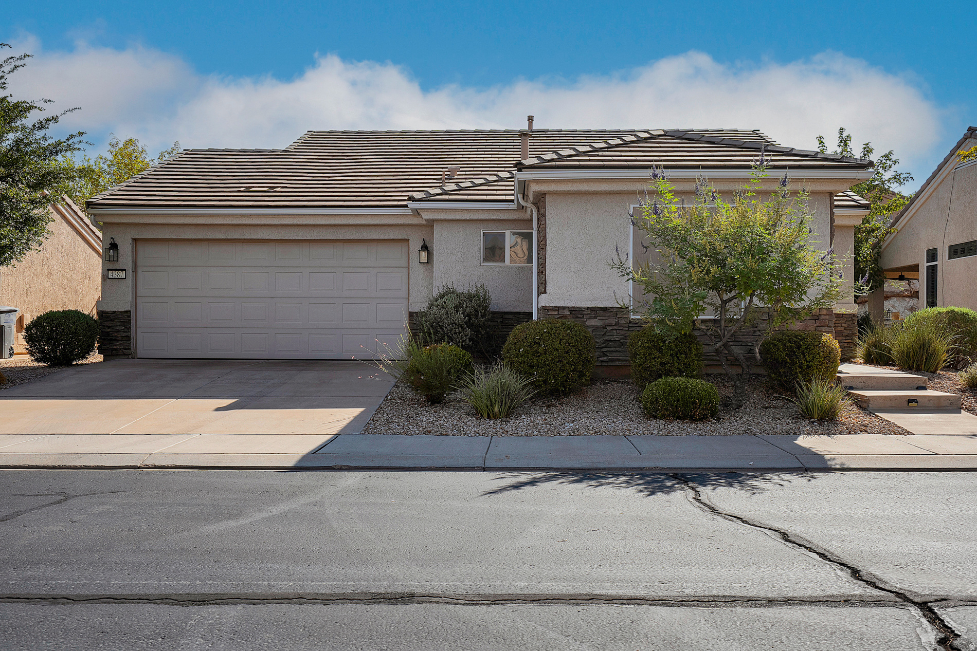 4387 S KIVA HILL DR, St. George, UT 84790 — photo 1