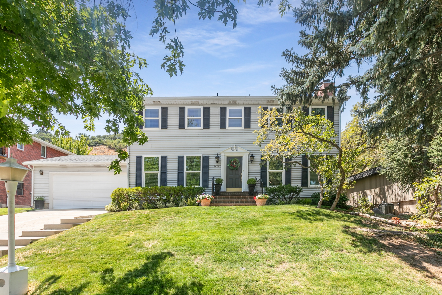 3636 E MACINTOSH LN, Cottonwood Heights, UT 84121 — photo 1