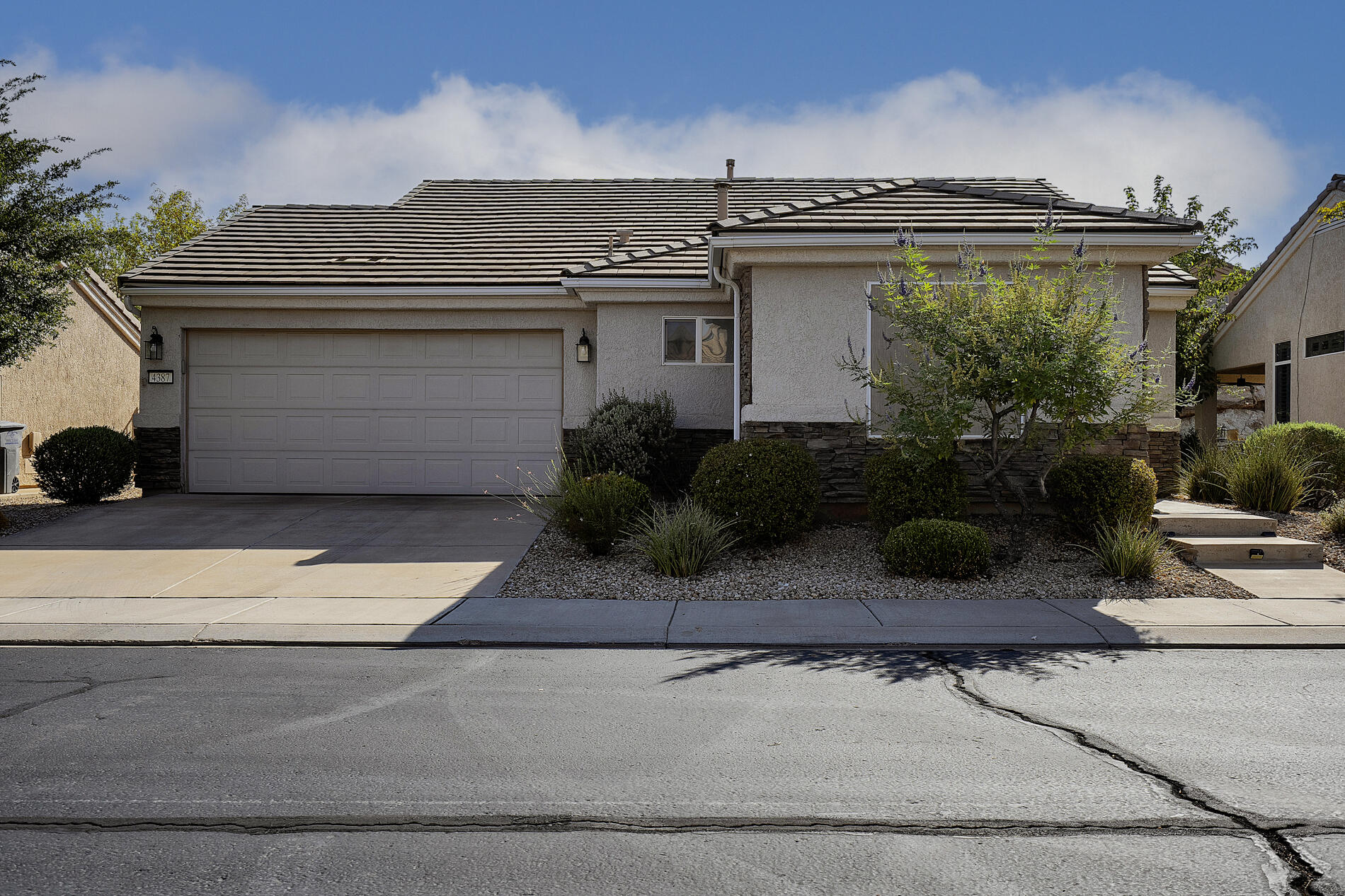 4387 S Kiva Hill DR, St George, UT 84790 — photo 1