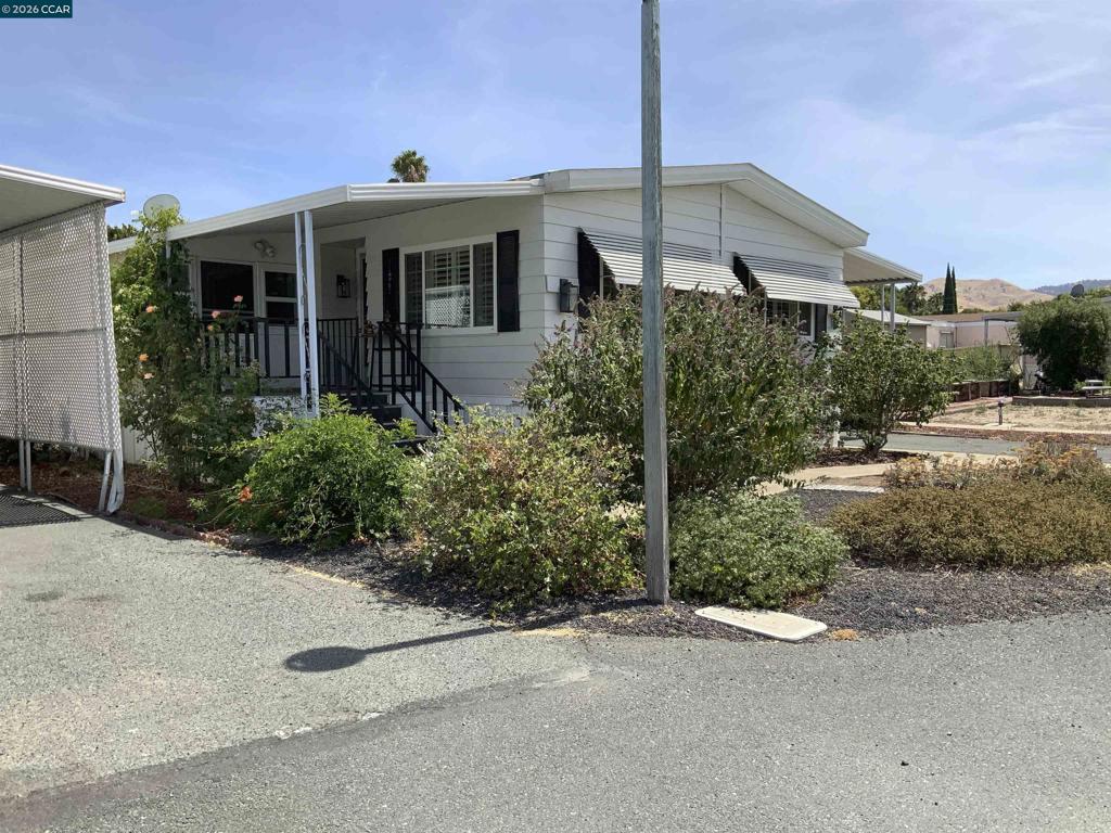 54 Pali Way, Pittsburg, CA 94565-0000 — photo 1