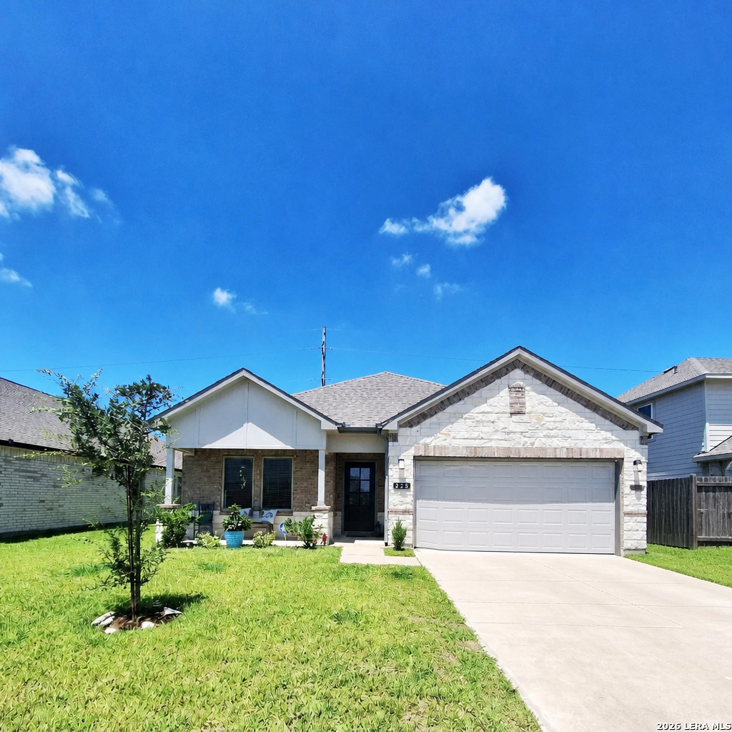 226 EAGLEVILLE DR, Alvin, TX 77511 — photo 1