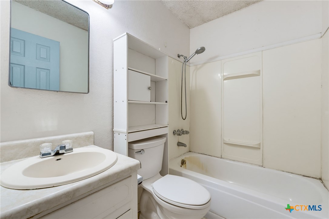 277 Pedernales, Kempner, TX 76539 — photo 1
