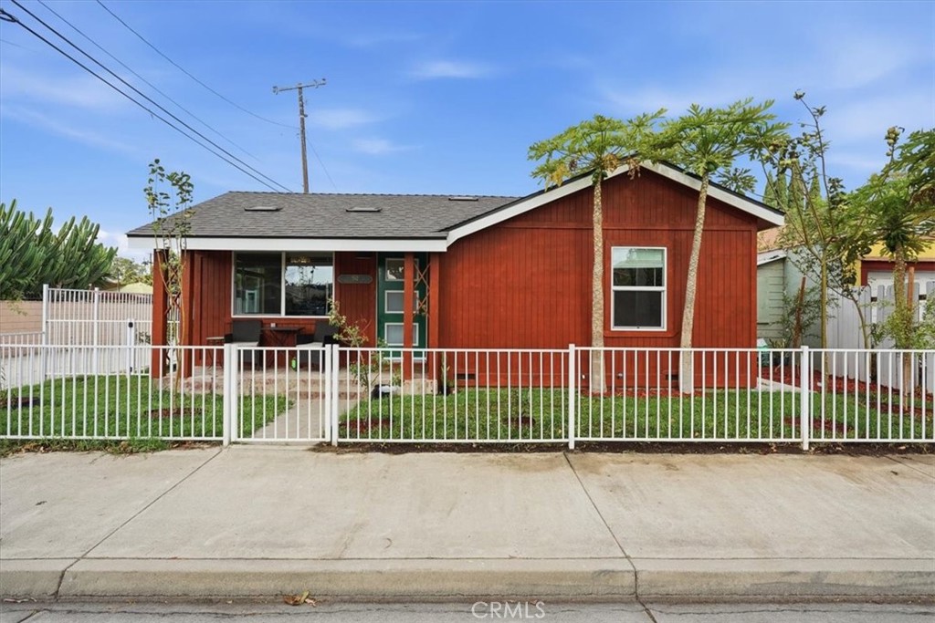 512 S Maple, Santa Ana, CA 92701 — photo 1
