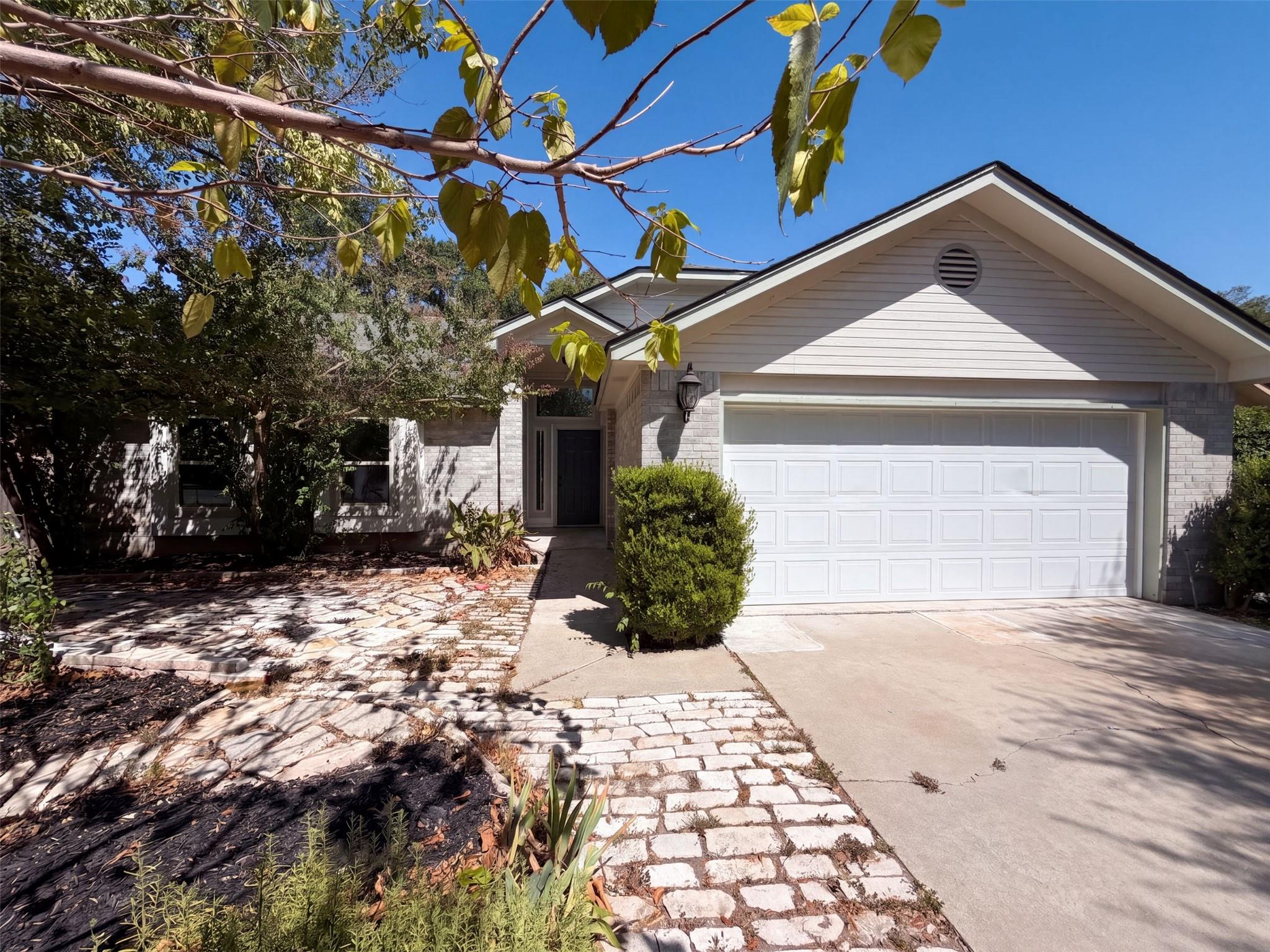 605 Hawthorne, Round Rock, TX 78664 — photo 1