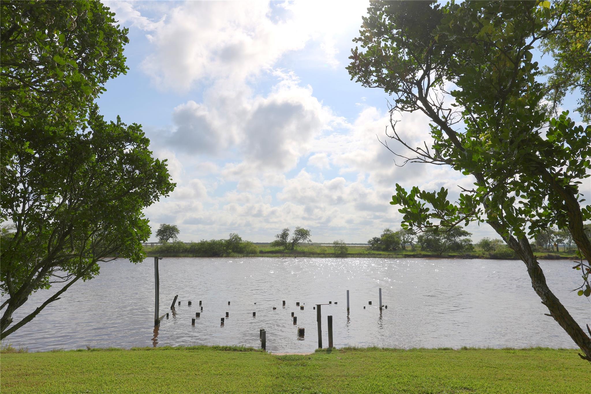 1836 CR 206, Sargent, TX 77414 — photo 1