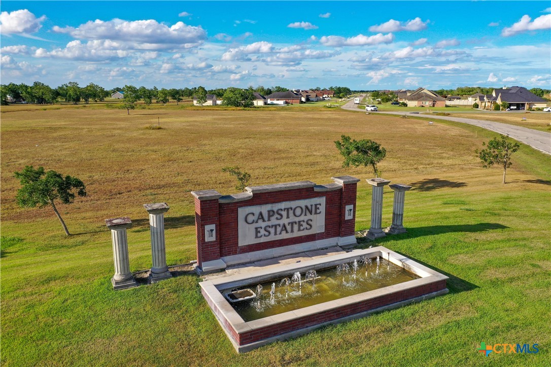 524 Dayspring, Victoria, TX 77904 — photo 1