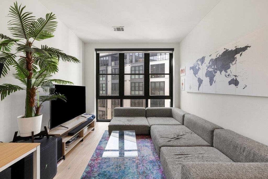 800 Embassy, Austin, TX 78702 — photo 1