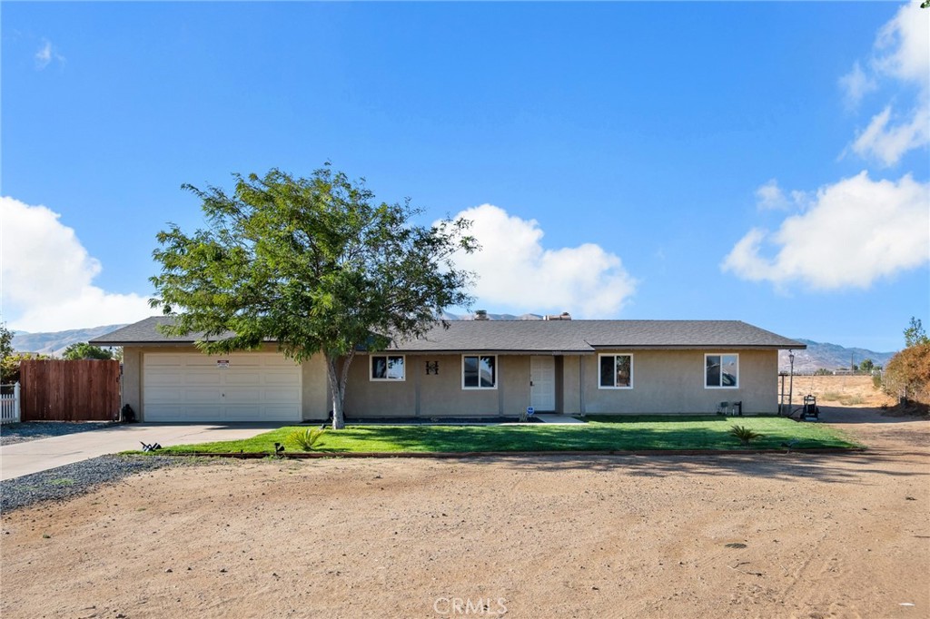 21011 Valencia, Apple Valley, CA 92308 — photo 1