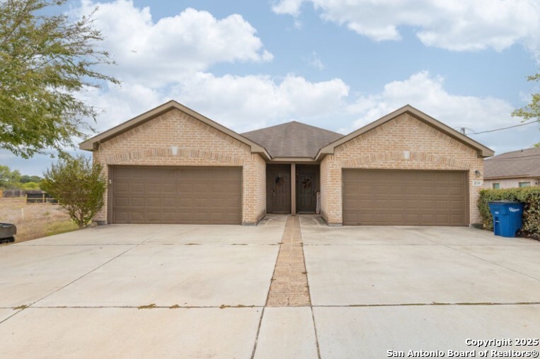 214 Stone Gate, , 78130 — photo 1