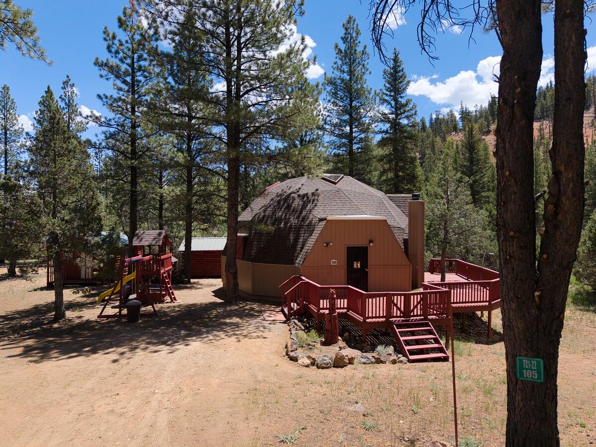 105 S Meadow DR, Mammoth Creek, UT 84735