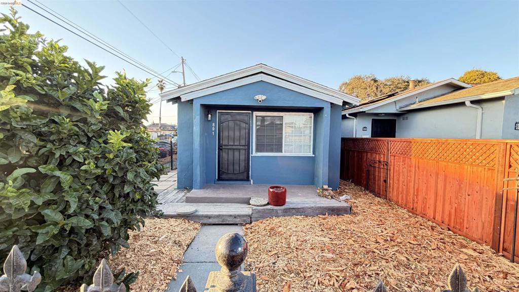 801 Maine Ave, Richmond, CA 94804 — photo 1