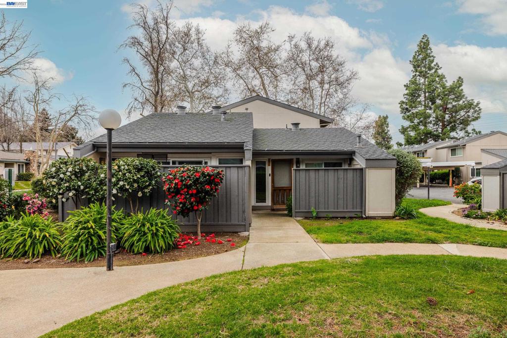1355 Kenwal Rd Apt A, Concord, CA 94521-3852 — photo 1