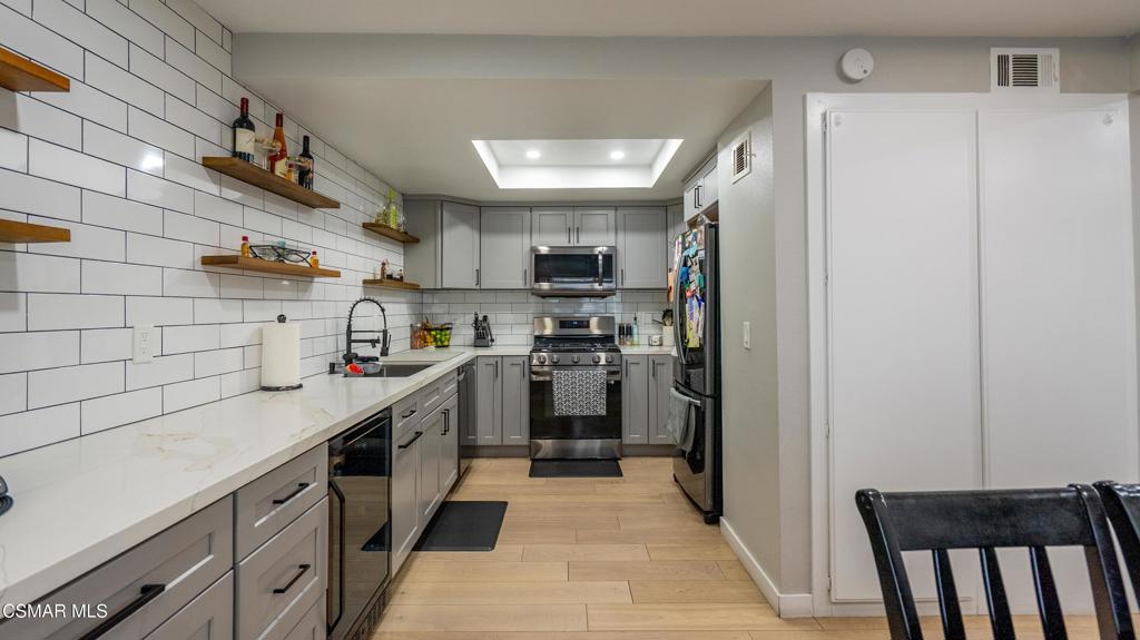 561 Spring Road 43, Moorpark, CA 93021 — photo 1