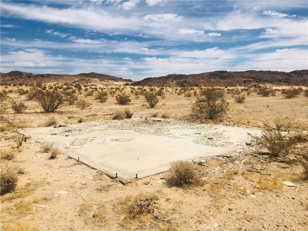 5 Pipeline Road, 29 Palms, CA 92277 — photo 1