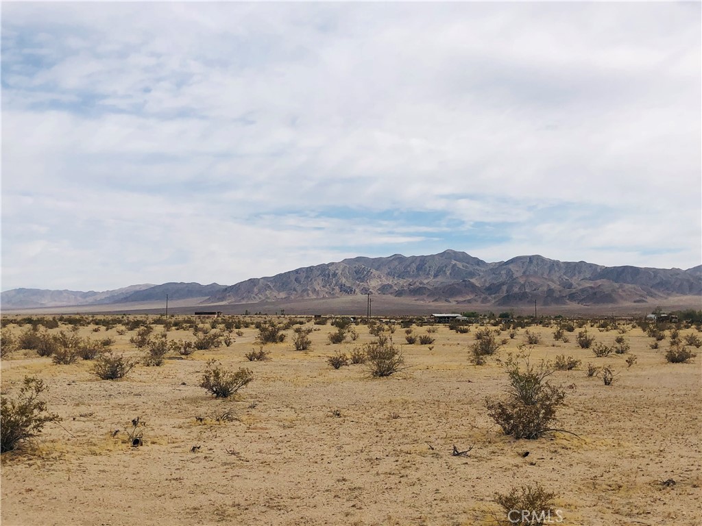 5 Diamond Bar, 29 Palms, CA 92277 — photo 1