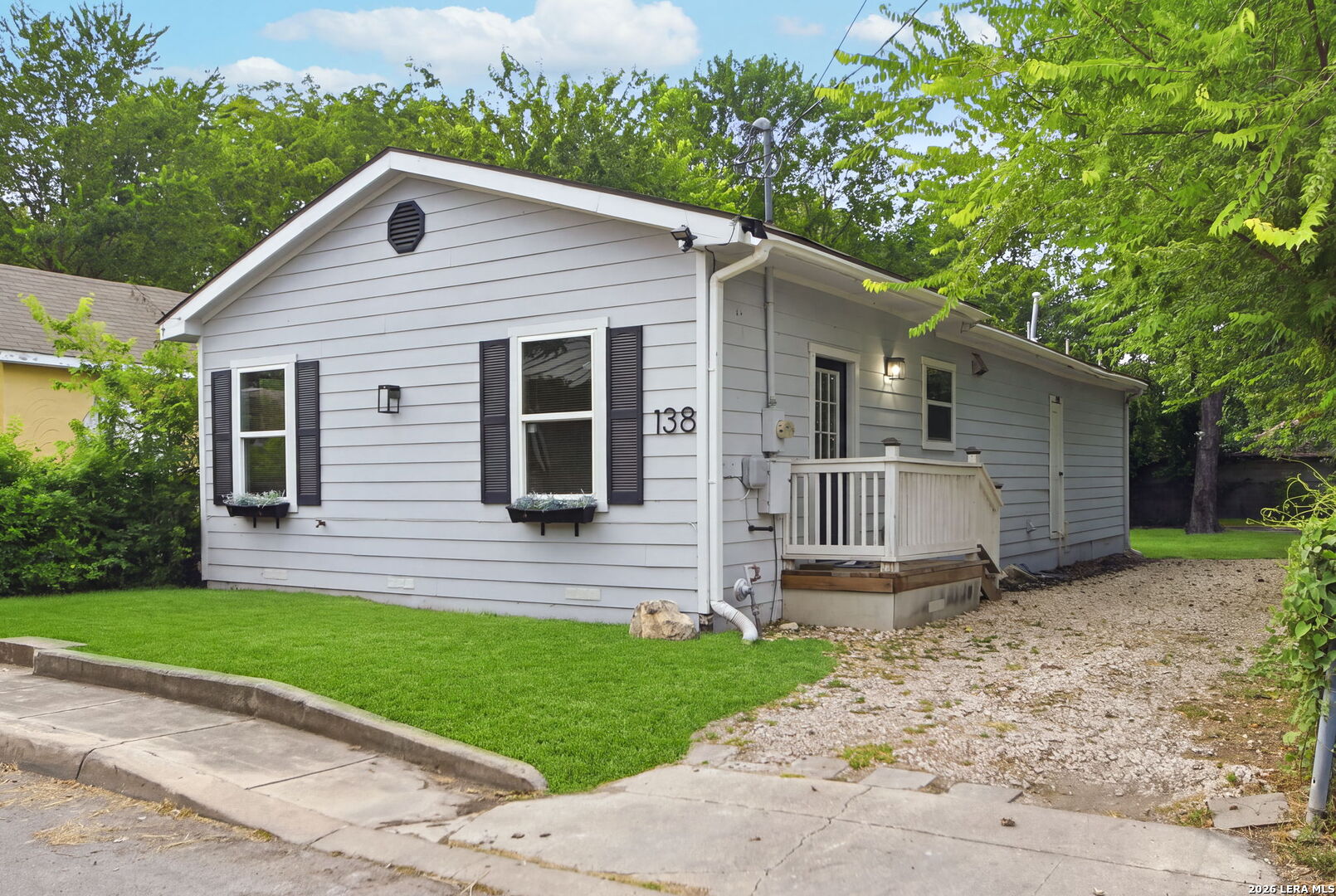 138 Hess St, San Antonio, TX 78212 — photo 1