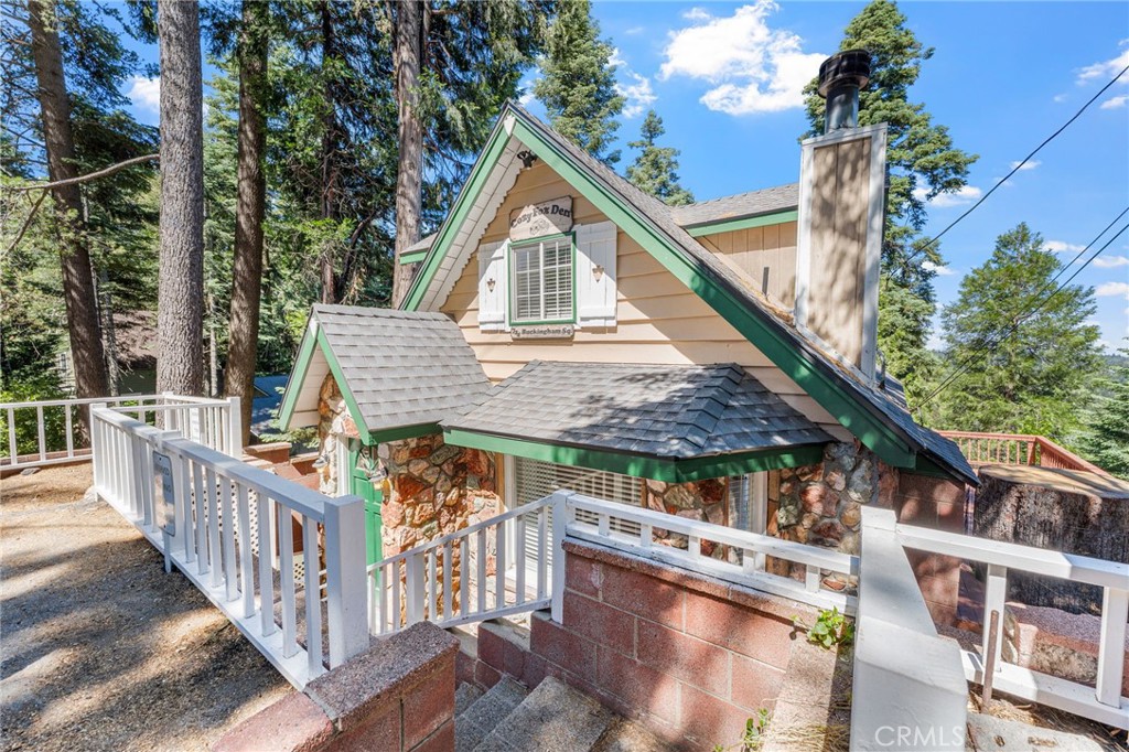 724 Buckingham, Lake Arrowhead, CA 92352 — photo 1