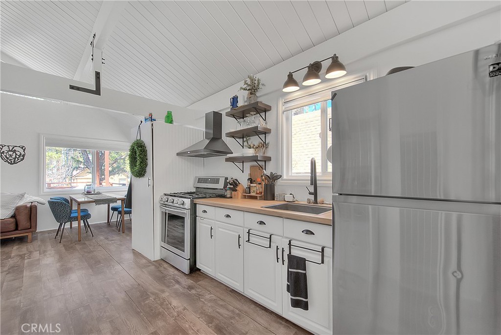 346 San Bernardino Avenue, Sugarloaf, CA 92386 — photo 1