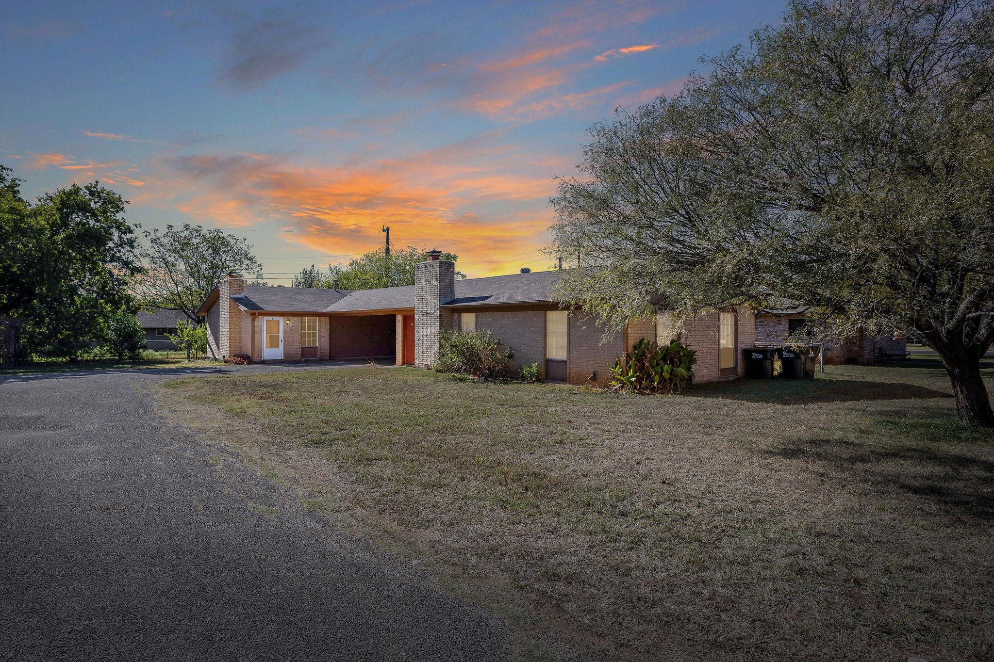 2402  Cottonwood Dr, Georgetown, TX 78628 — photo 1