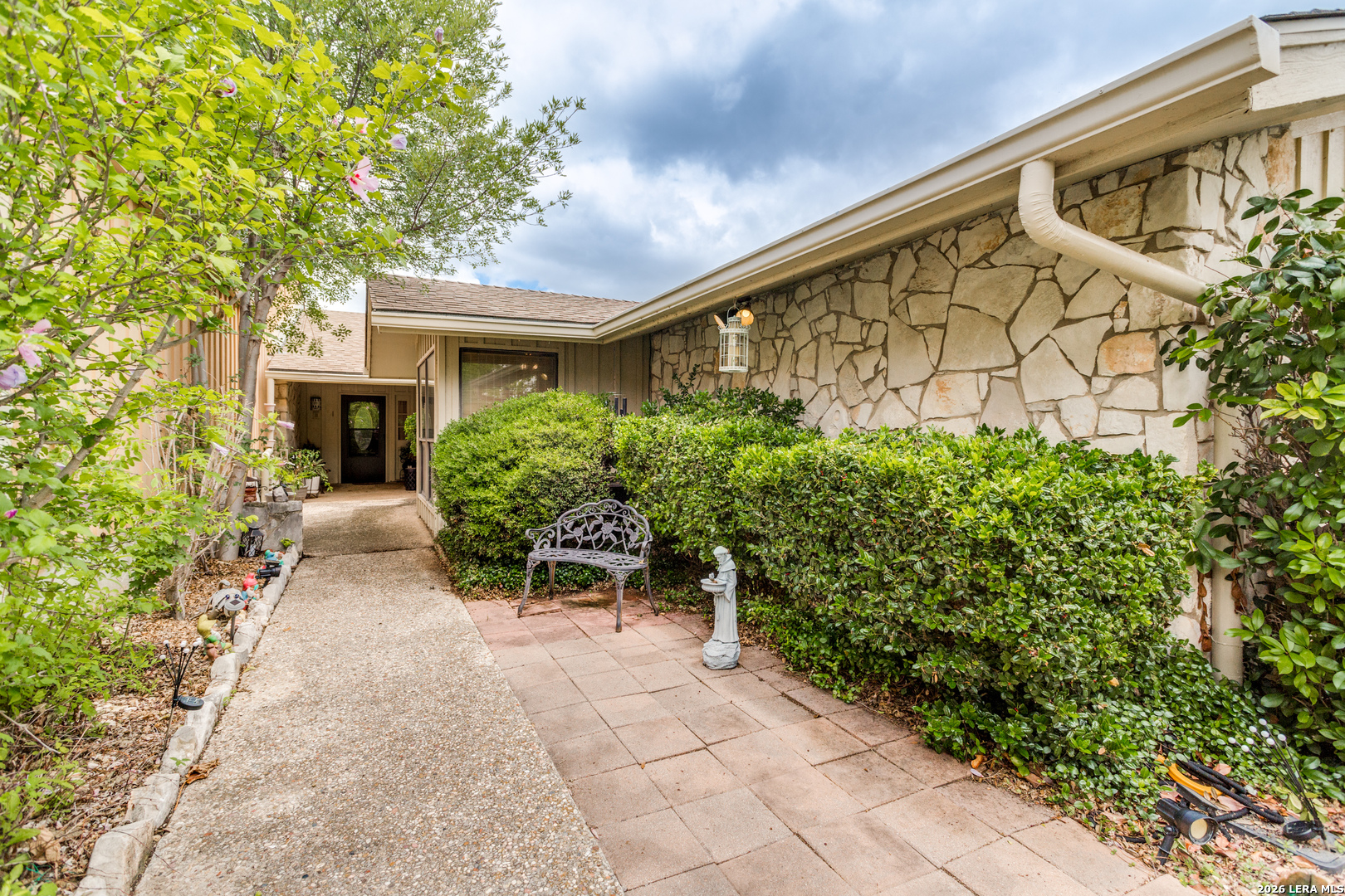 510 FAIRWAY DR, Kerrville, TX 78028 — photo 1