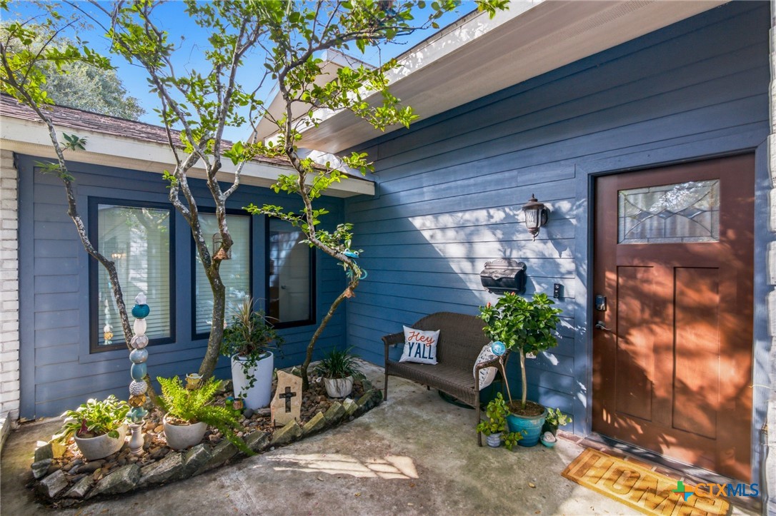 413 Salisbury Lane, Victoria, TX 77904 — photo 1