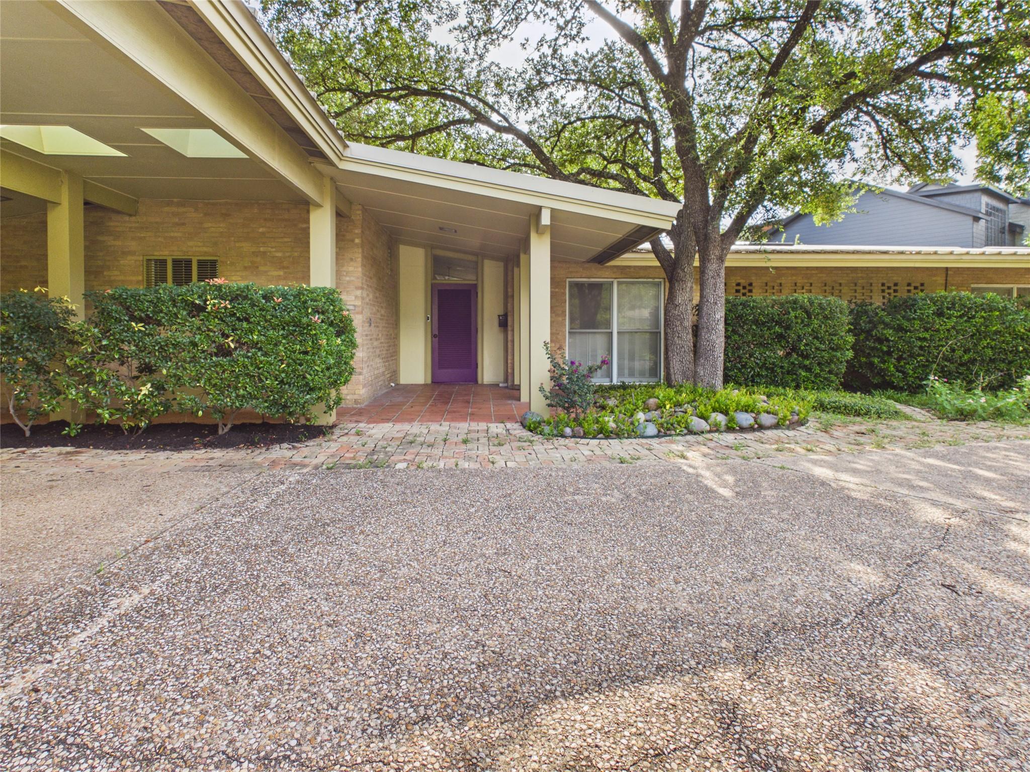 1202  Belmont Pkwy, Austin, TX 78705 — photo 1