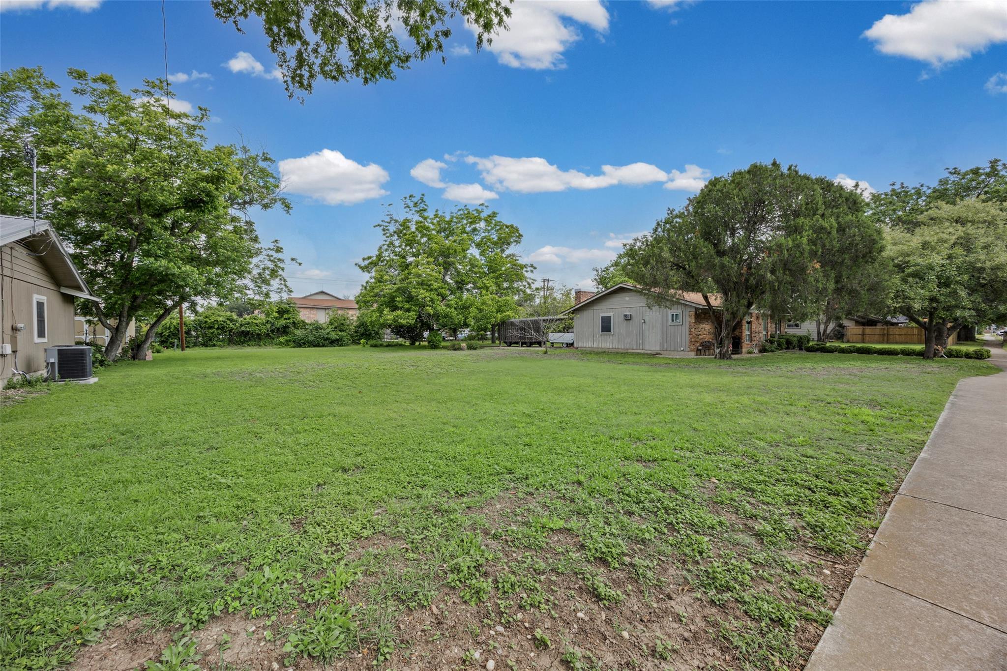 1209  Barbara Dr, San Marcos, TX 78666 — photo 1