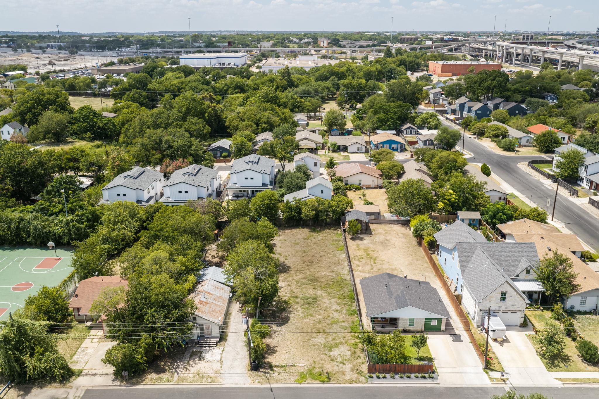 7512  Providence Ave, Austin, TX 78752 — photo 1