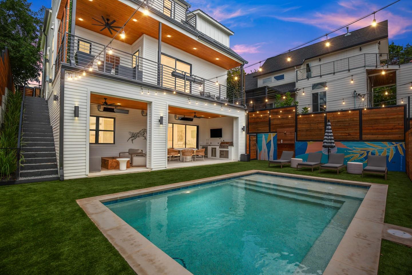2005 E 8th St  #1, Austin, TX 78702 — photo 1