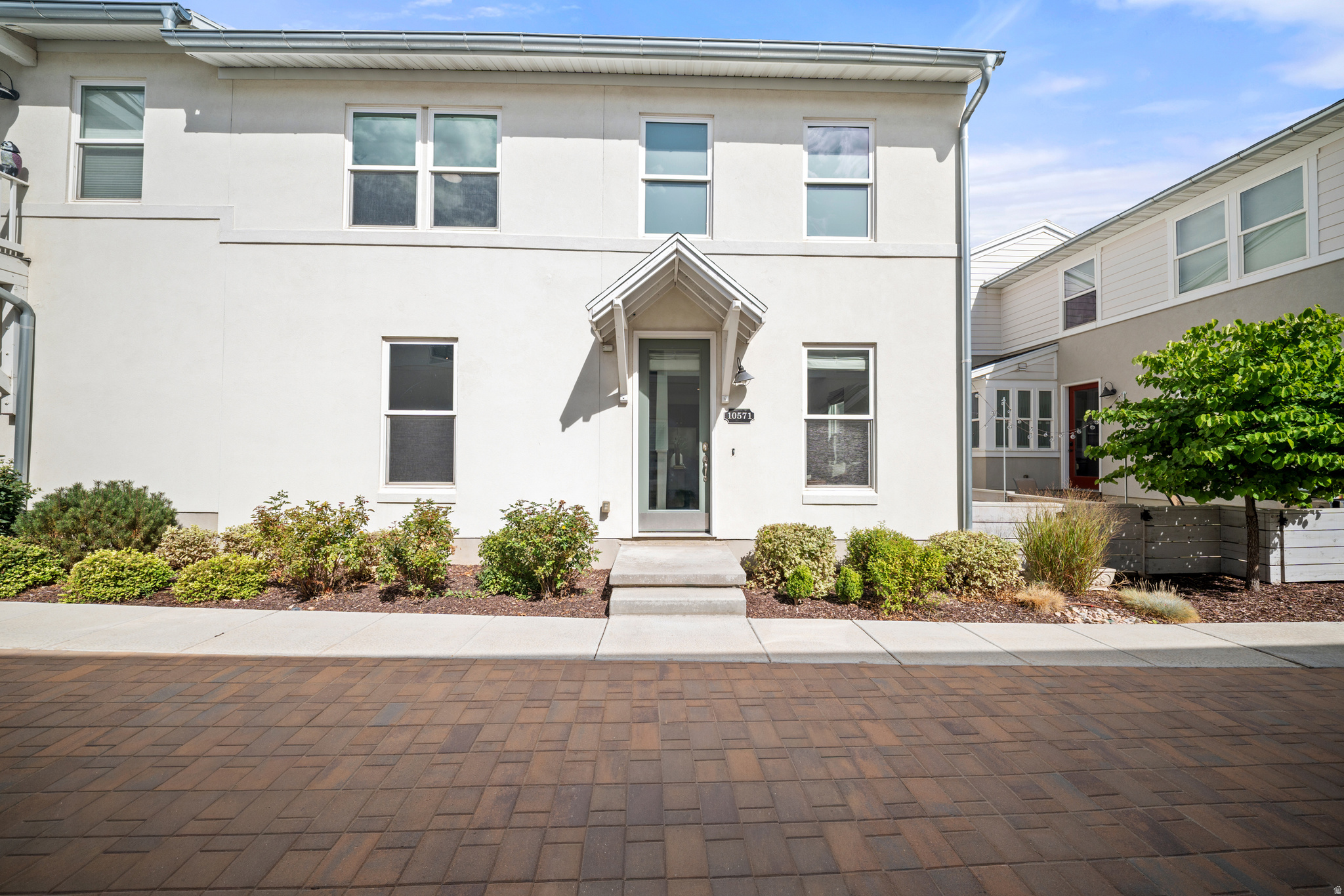 10571 S REDKNIFE DR, South Jordan, UT 84009 — photo 1