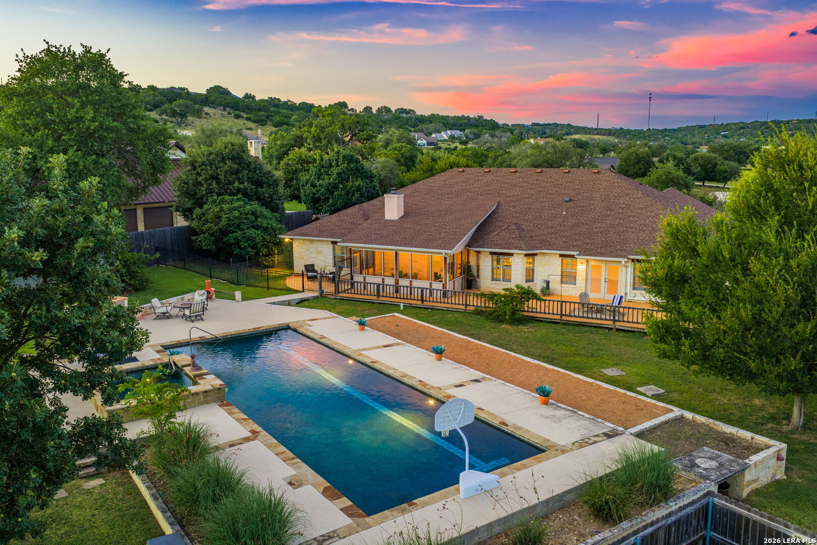 140 Oak Hampton Trail