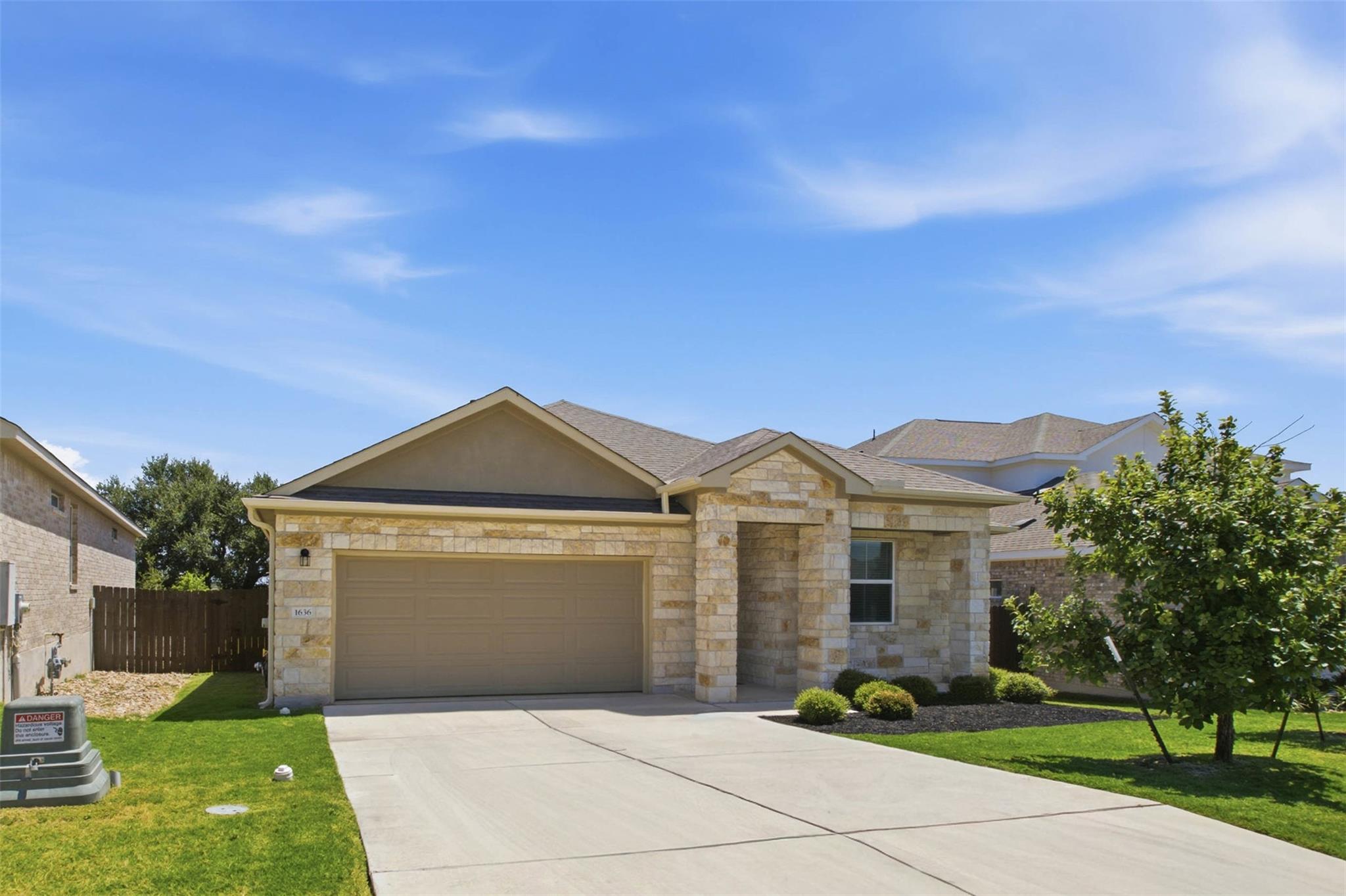 1636  Flying Horseshoe Bnd, Georgetown, TX 78628 — photo 1