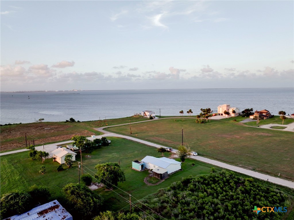 890 N Quailrun Avenue, Port Lavaca, TX 77979 — photo 1