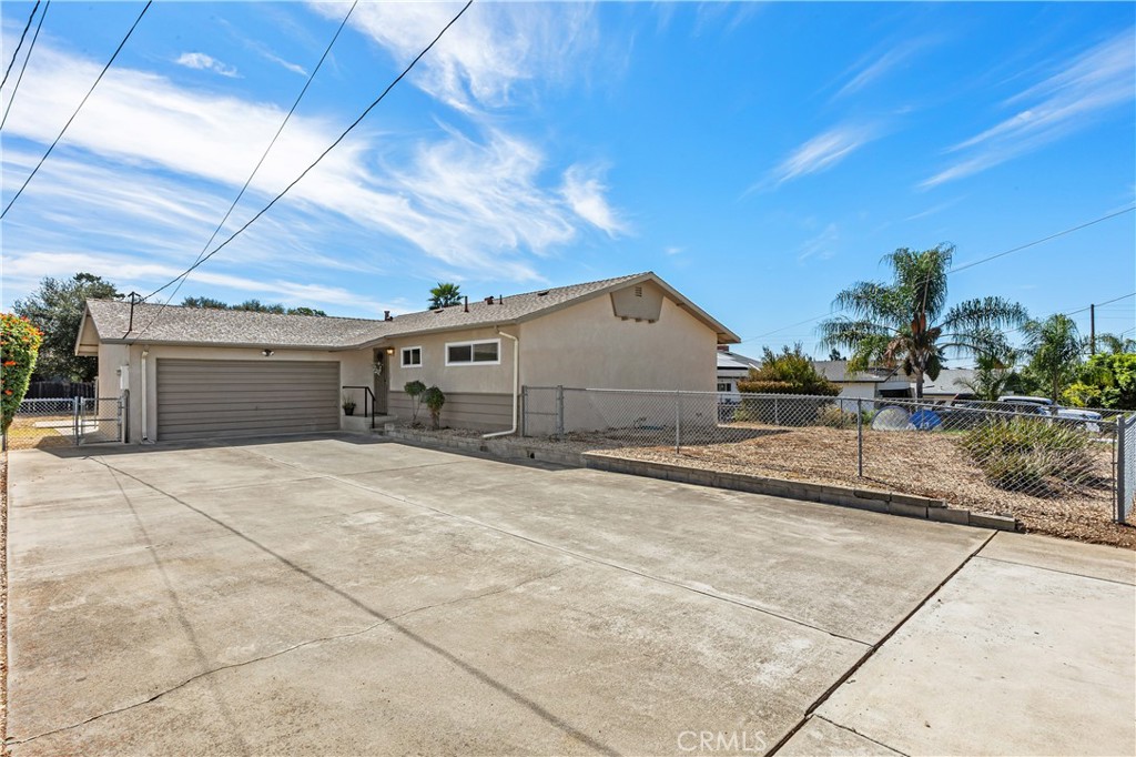 127 Brandenburg Lane, Fallbrook, CA 92028 — photo 1
