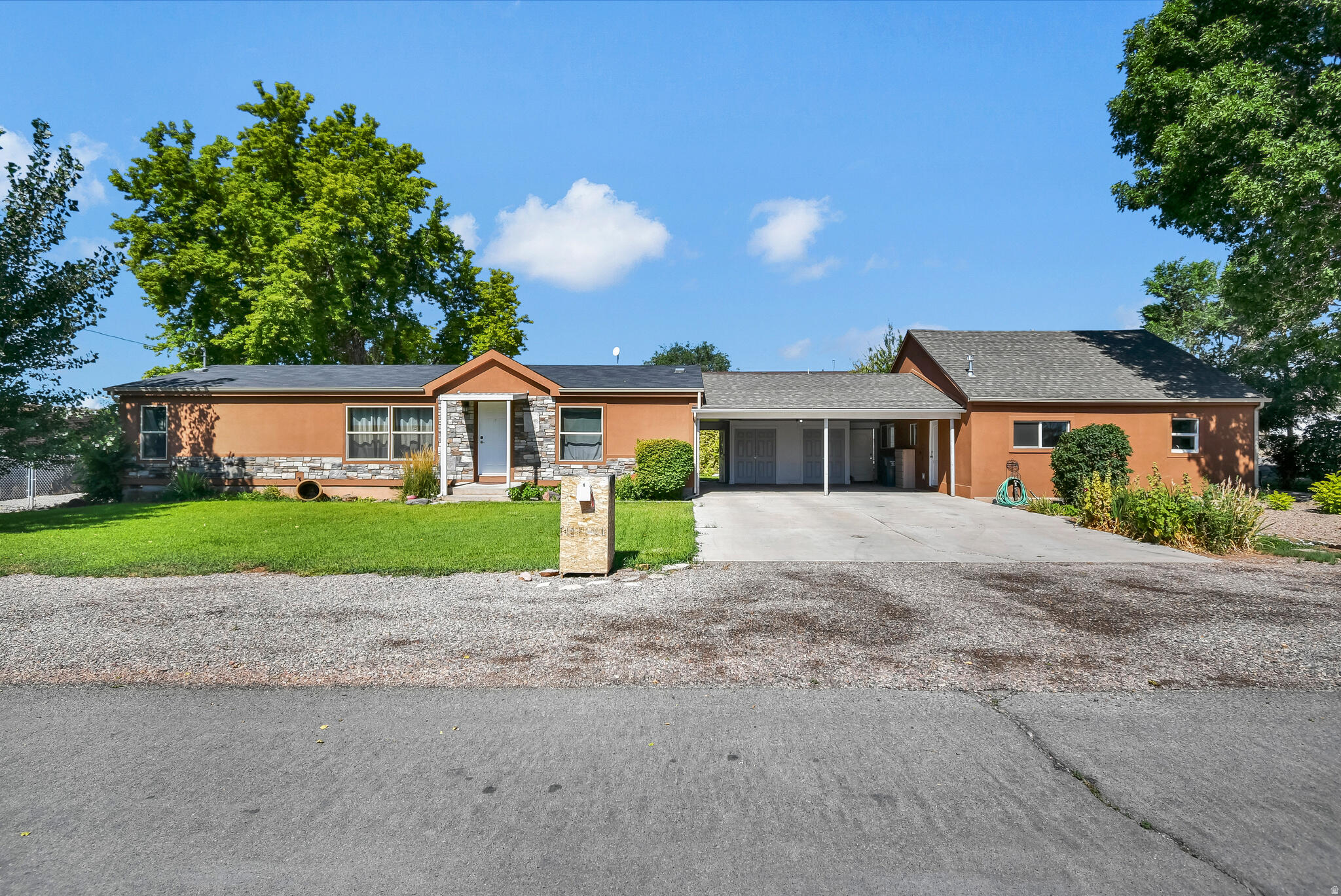 171 N 700 E, Richfield, UT 84701 — photo 1