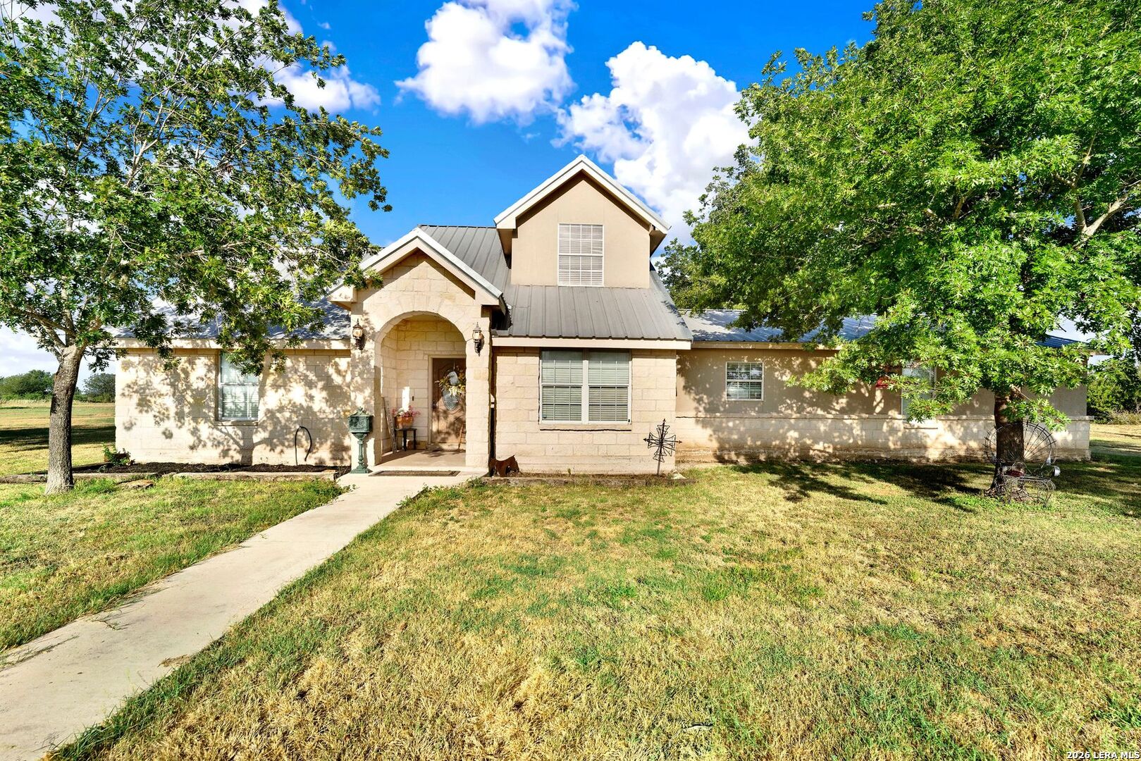 1466 County Road 456, Hondo, TX 78861 — photo 1