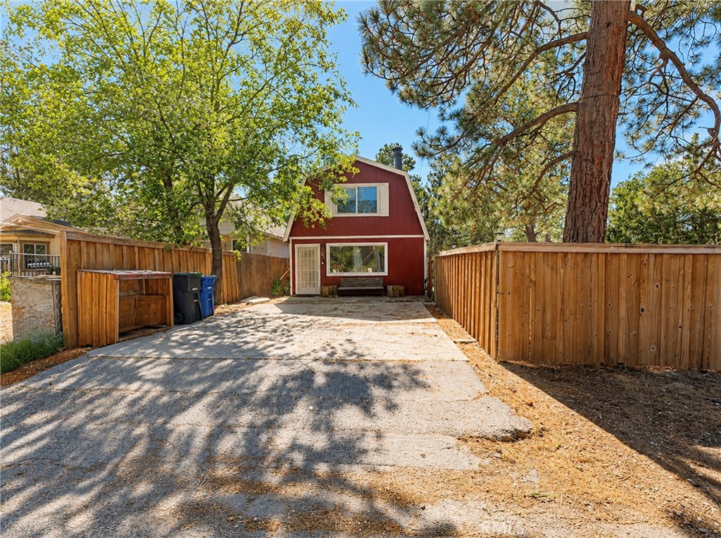 548 Riverside, Sugarloaf, CA 92386 — photo 1