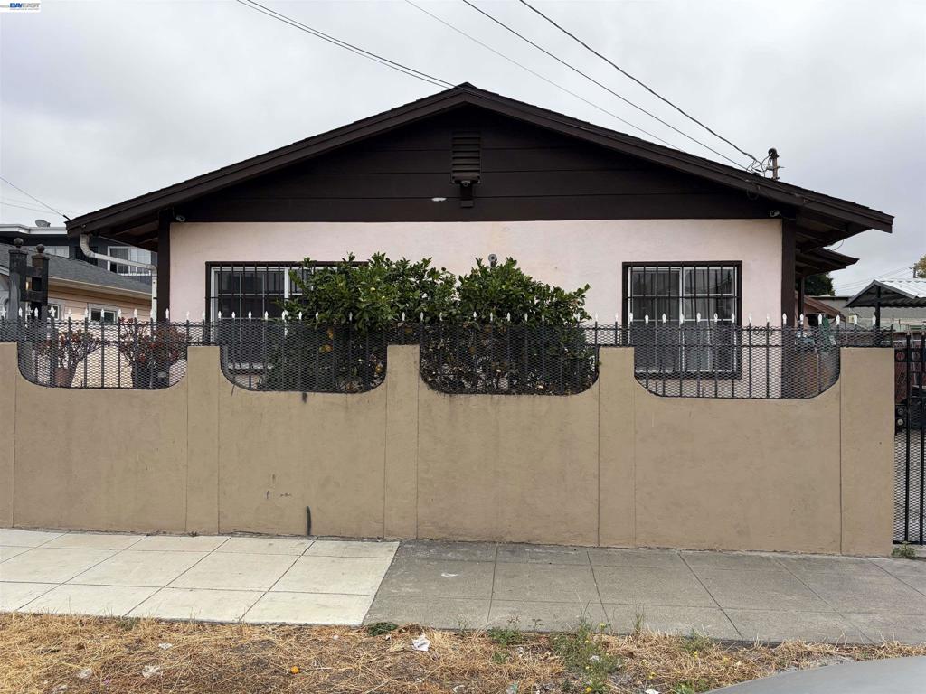 9024 Olive St, Oakland, CA 94603 — photo 1