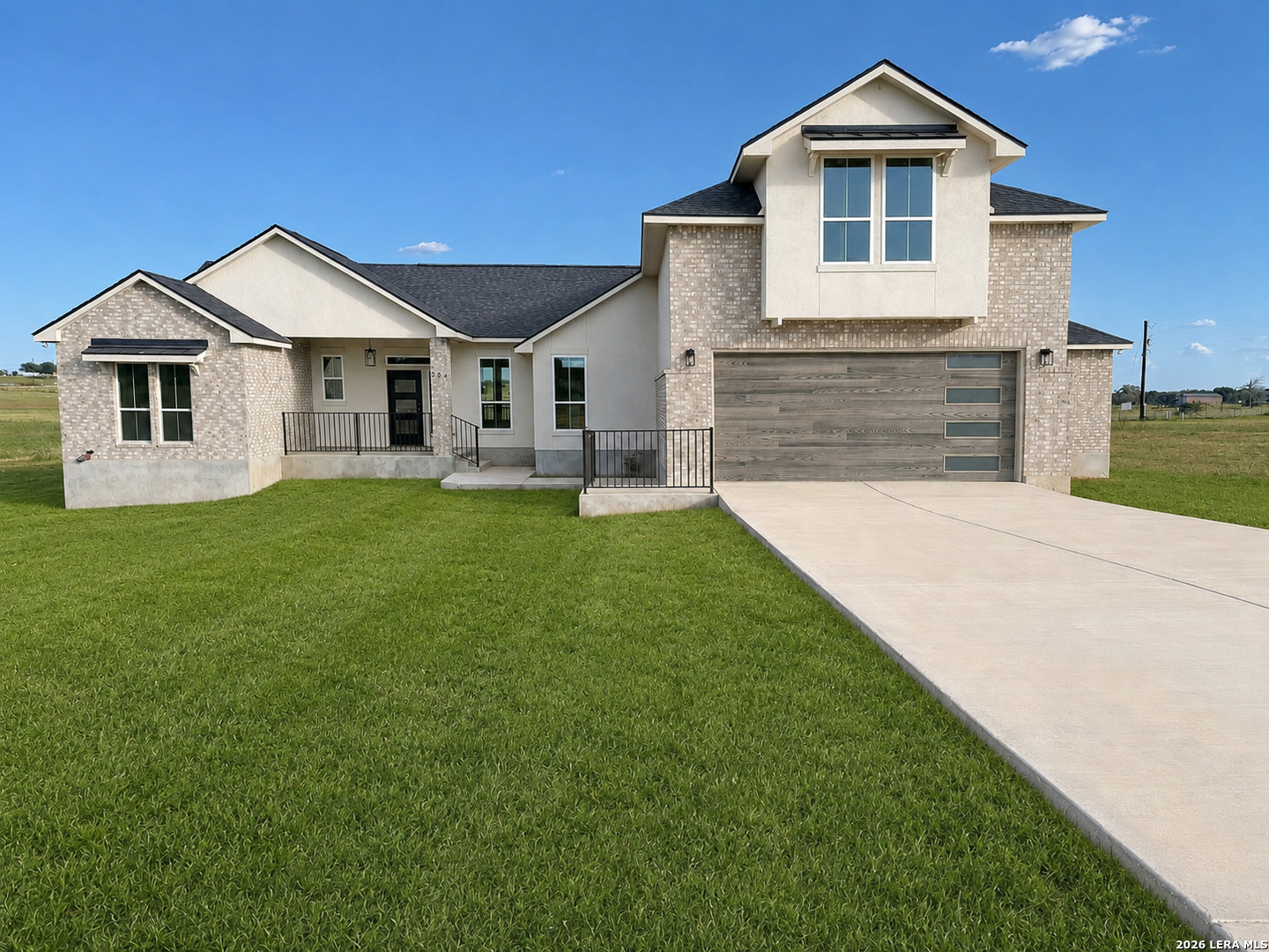 197 LAKEVIEW CIR, La Vernia, TX 78121 — photo 1