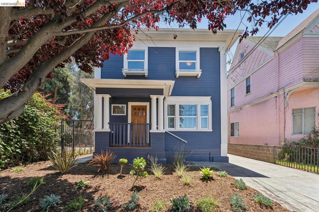 1075 53rd ST, Oakland, CA 94608 — photo 1