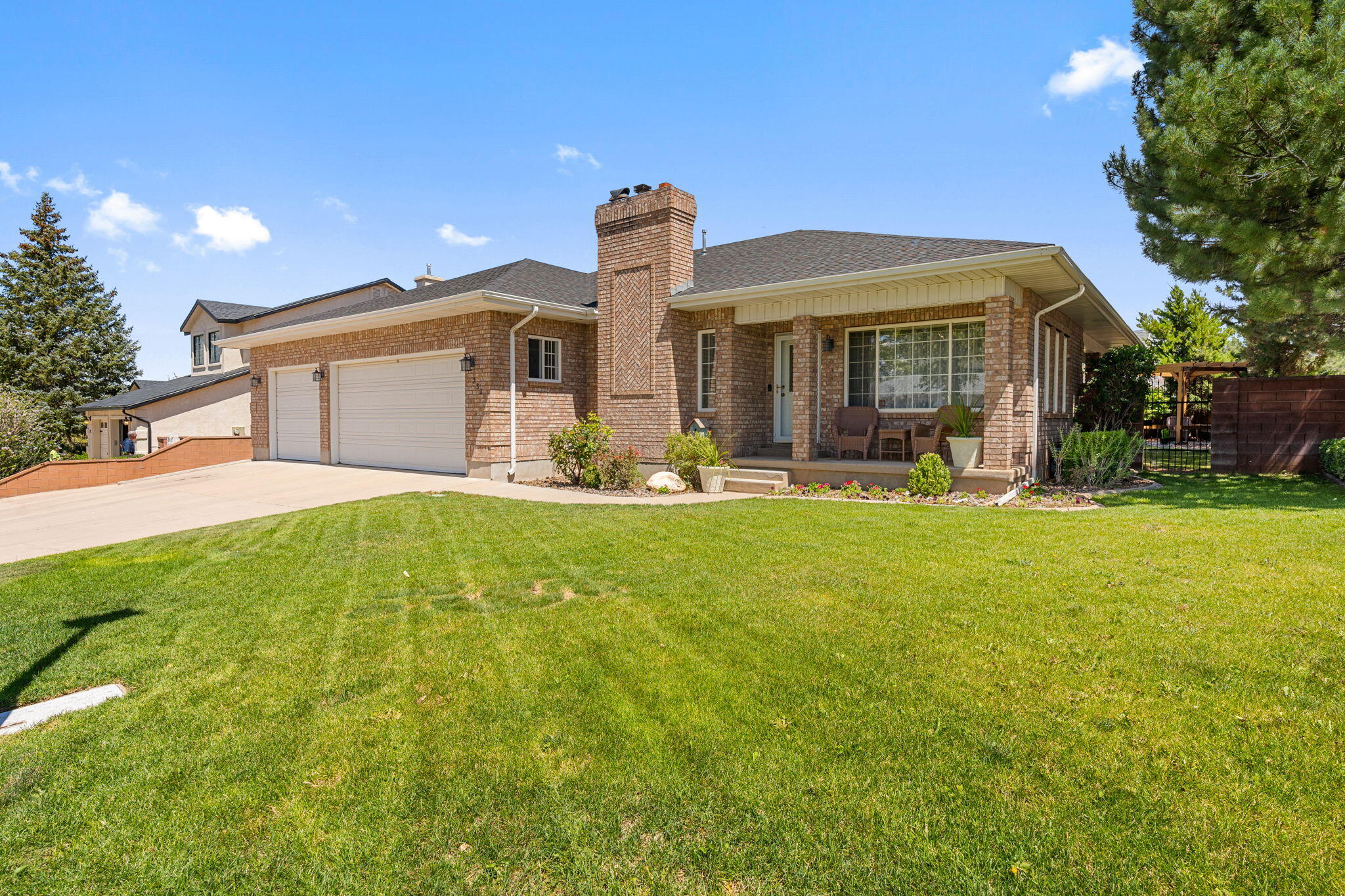 253 S Sunset Pointe DR, Cedar City, UT 84720 — photo 1