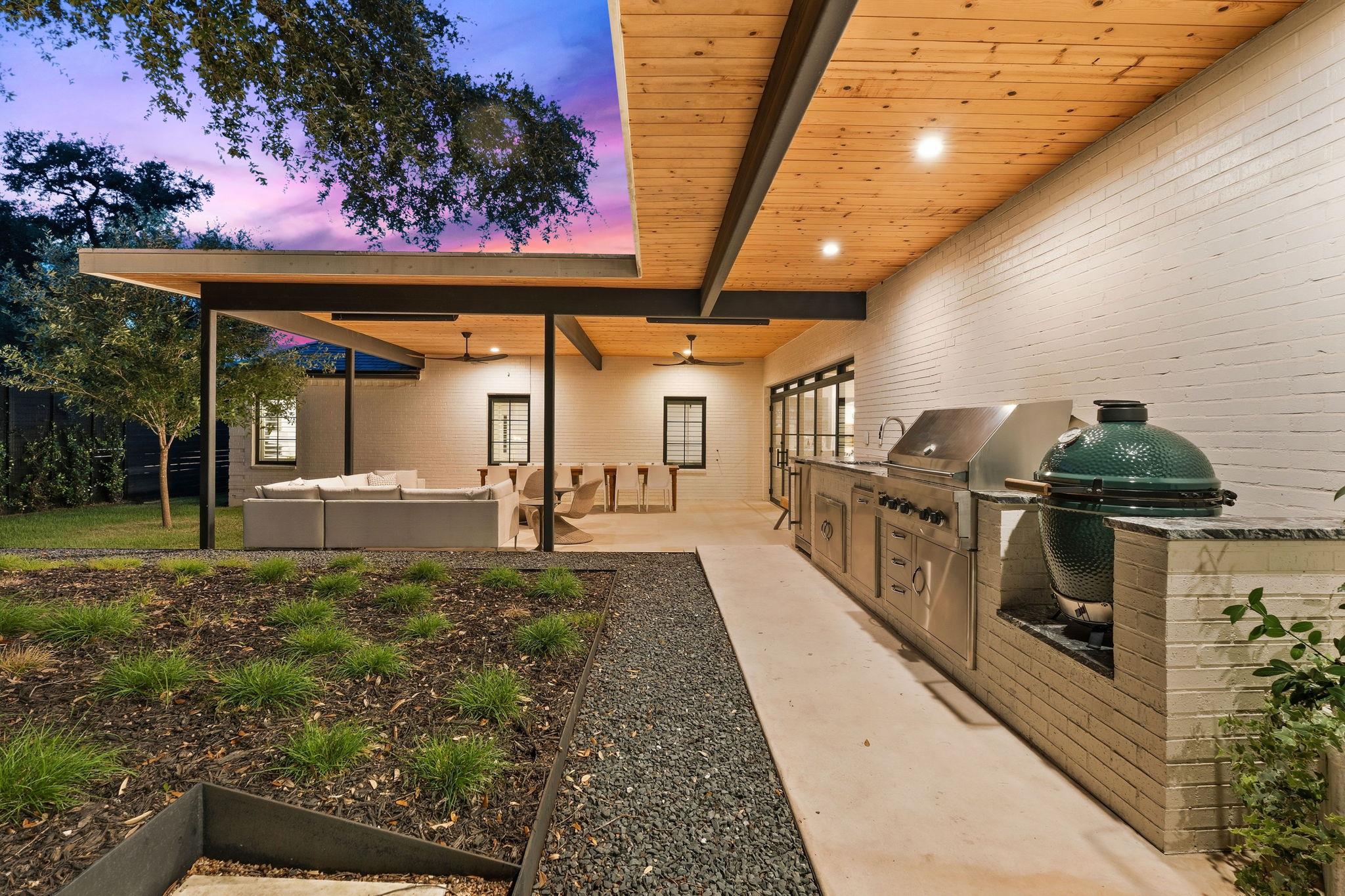 5823  Trailridge Dr, Austin, TX 78731 — photo 1