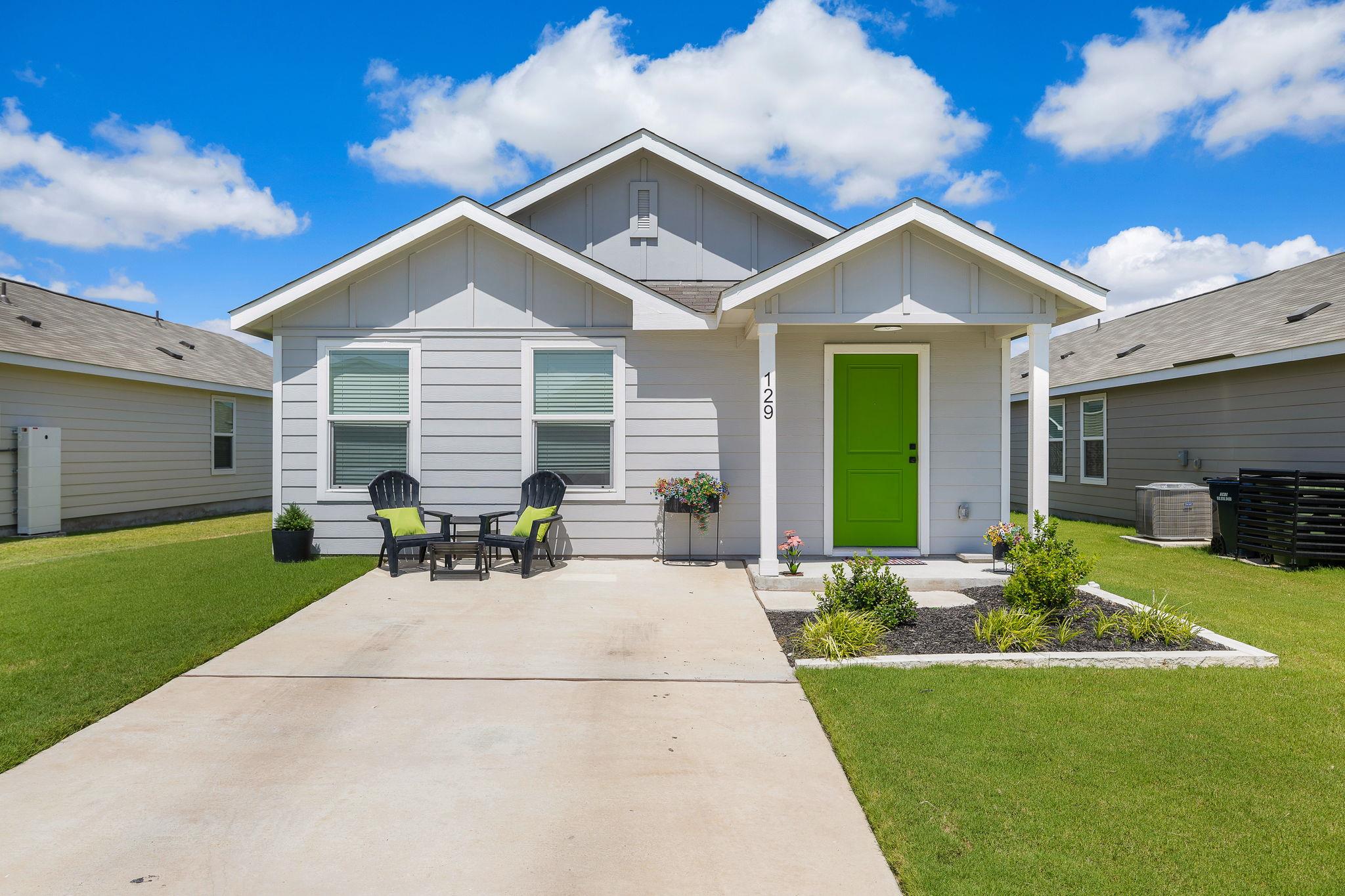 129 Jack Browning Dr, Jarrell, TX 76537 — photo 1