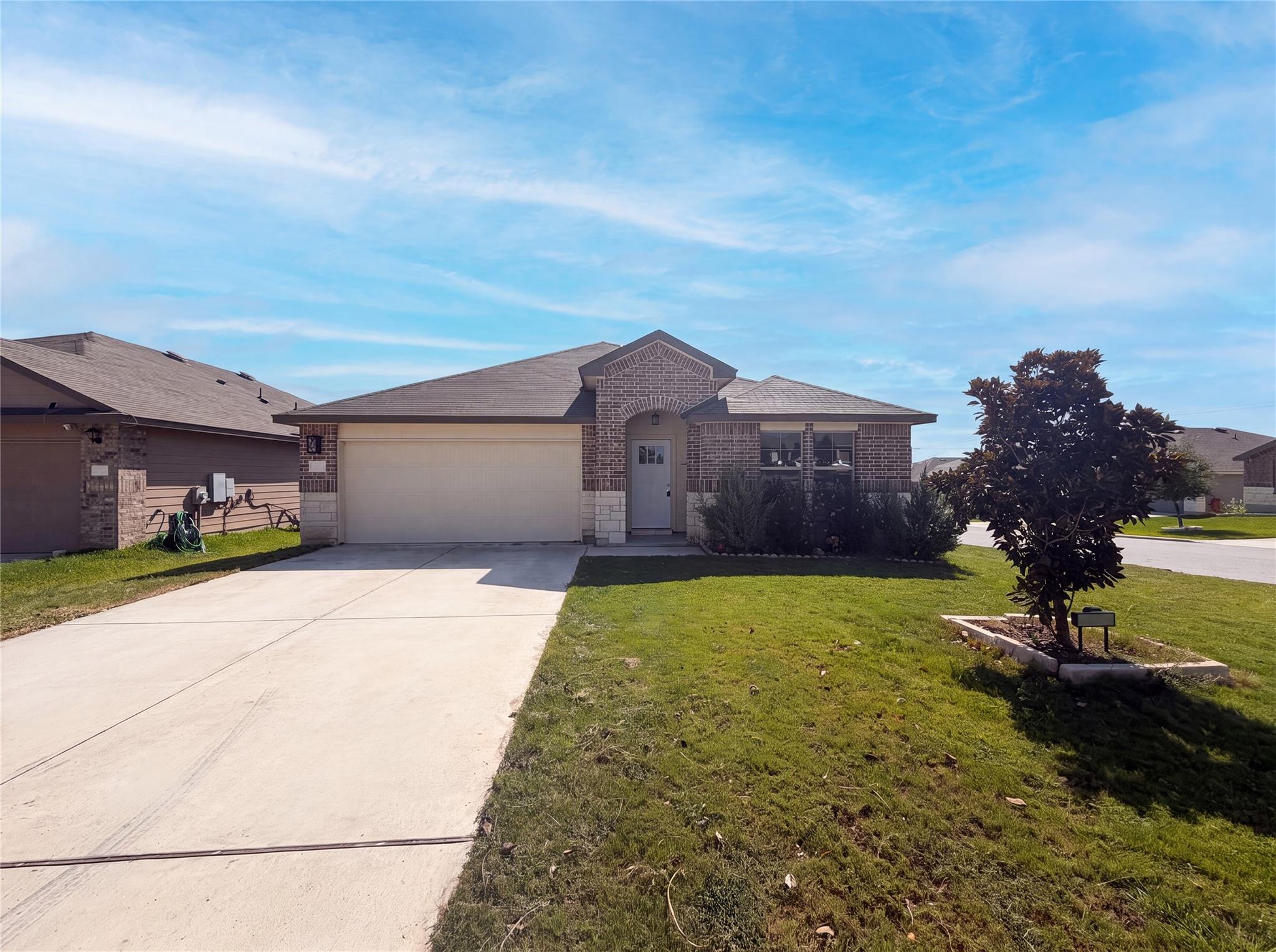 233  Atwood Loop, Jarrell, TX 76537 — photo 1