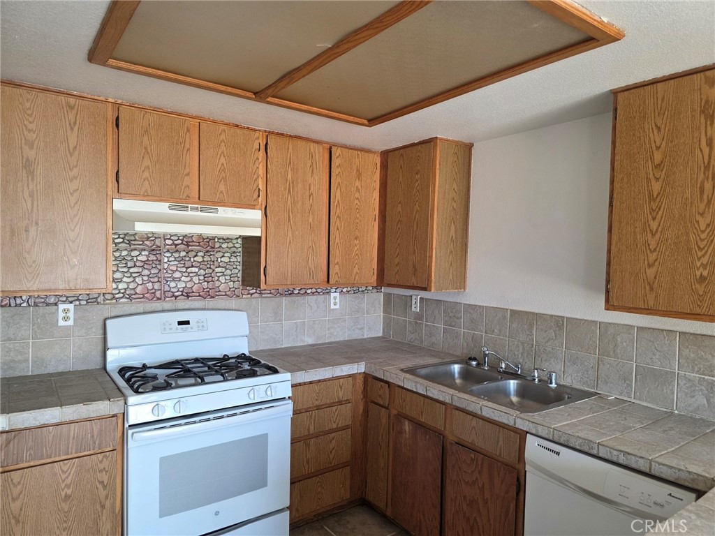 751 Higgins Road 1, Barstow, CA 92311 — photo 1