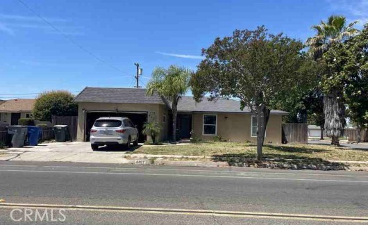 4497 N Chestnut, Fresno, CA 93726 — photo 1