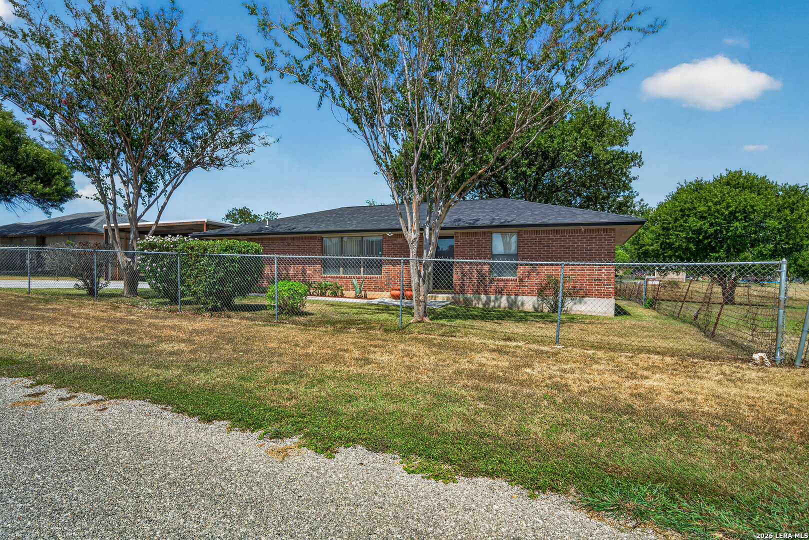 325 WENDY LN, Seguin, TX 78155 — photo 1