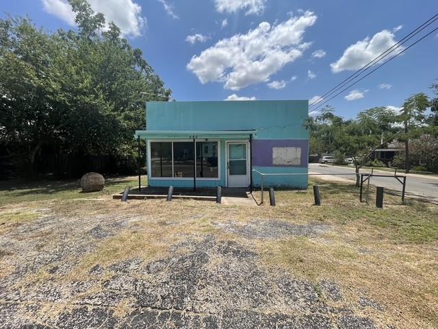 919 4th, Taylor, TX 76574 — photo 1